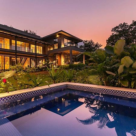 Stayvista At The Charcoal Villa Luxury Collection Алибаг Экстерьер фото