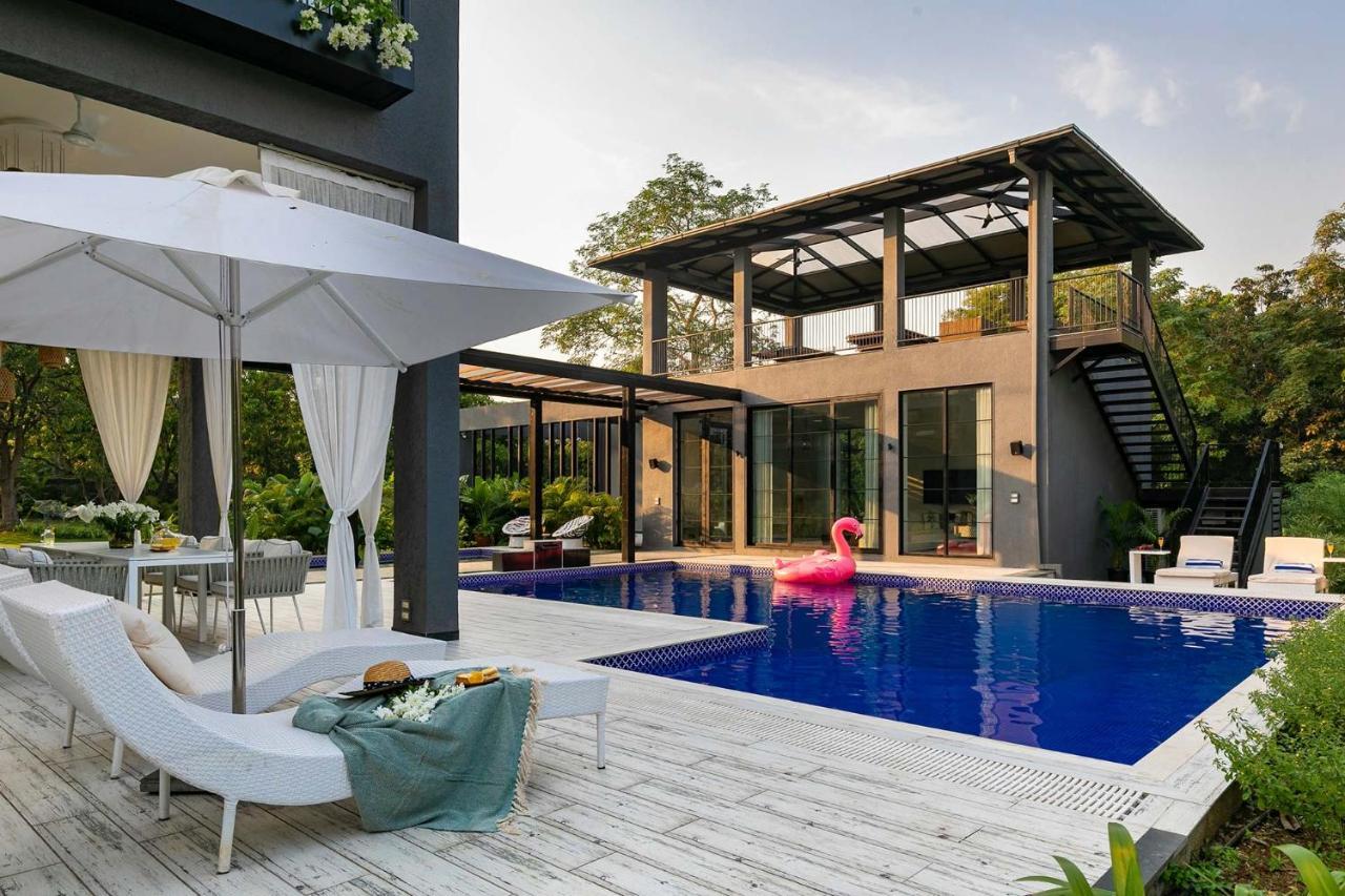 Stayvista At The Charcoal Villa Luxury Collection Алибаг Экстерьер фото