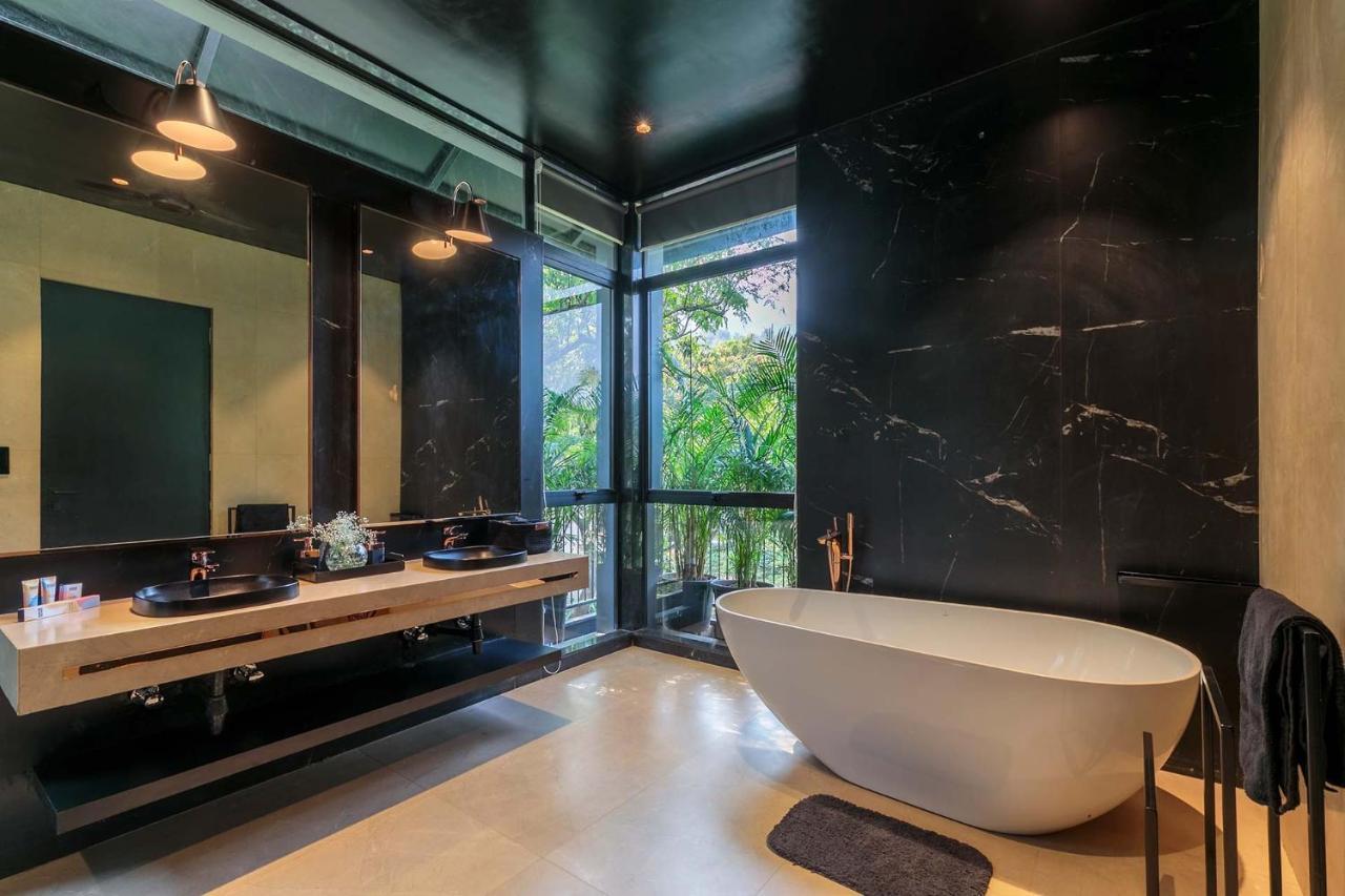 Stayvista At The Charcoal Villa Luxury Collection Алибаг Экстерьер фото