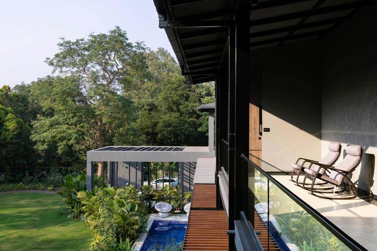 Stayvista At The Charcoal Villa Luxury Collection Алибаг Экстерьер фото
