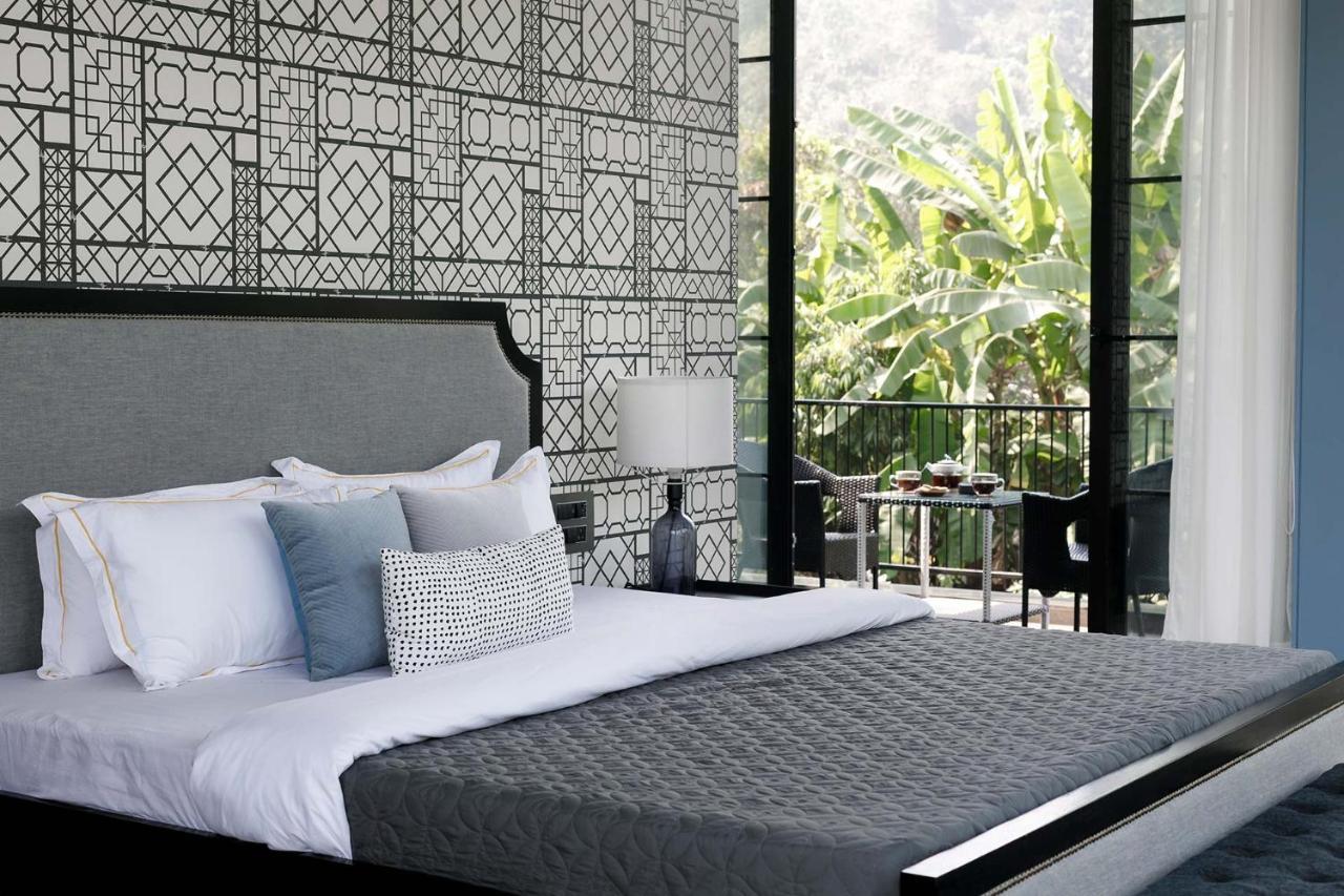 Stayvista At The Charcoal Villa Luxury Collection Алибаг Экстерьер фото